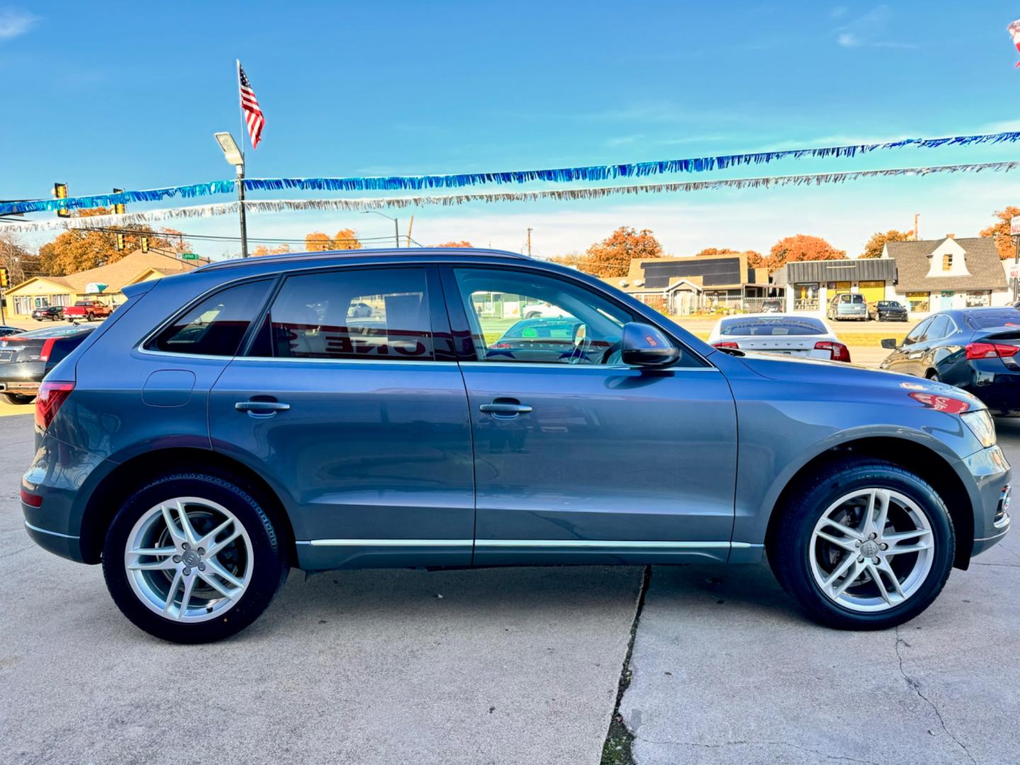 2013 GRAY AUDI Q5 PREMIUM PLUS (WA1LFAFP1DA) , located at 5900 E. Lancaster Ave., Fort Worth, TX, 76112, (817) 457-5456, 0.000000, 0.000000 - This is a 2013 AUDI Q5 PREMIUM PLUS 4 DOOR SUV that is in excellent condition. There are no dents or scratches. The interior is clean with no rips or tears or stains. All power windows, door locks and seats. Ice cold AC for those hot Texas summer days. It is equipped with a CD player, AM/FM radio, A - Photo#7